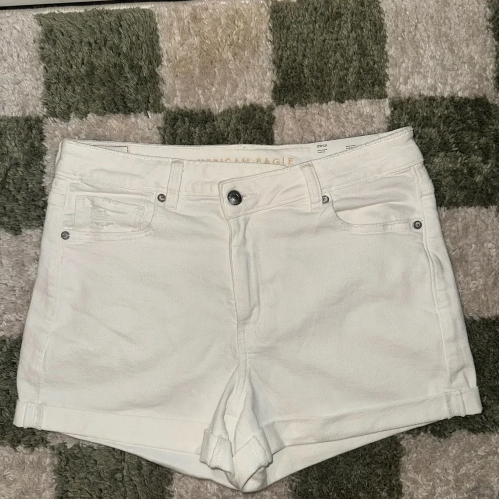 American Eagle Outfitters White Cuffed Denim Shorts - Picture 2 of 7